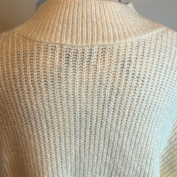 Old Navy Cream Sweater, Women's XL - Picture 10 of 14